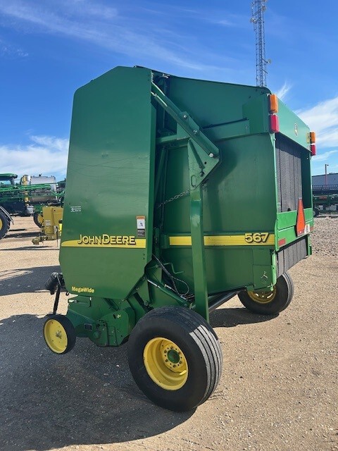 2005 John Deere 567 Image 4
