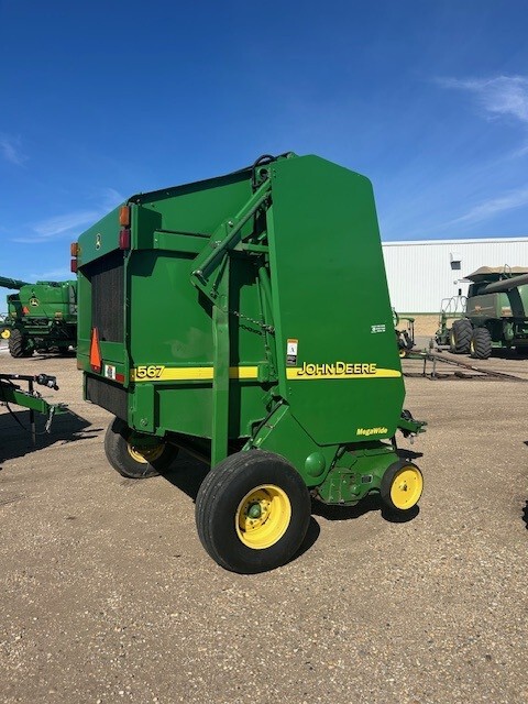 2005 John Deere 567 Image 3