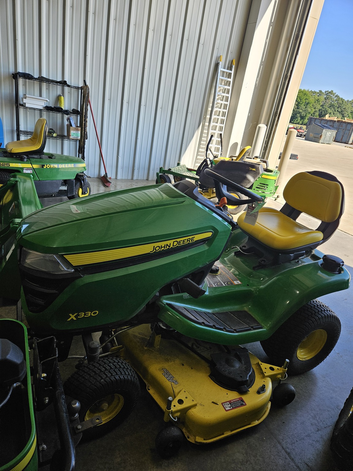 2020 John Deere X330 Image 1