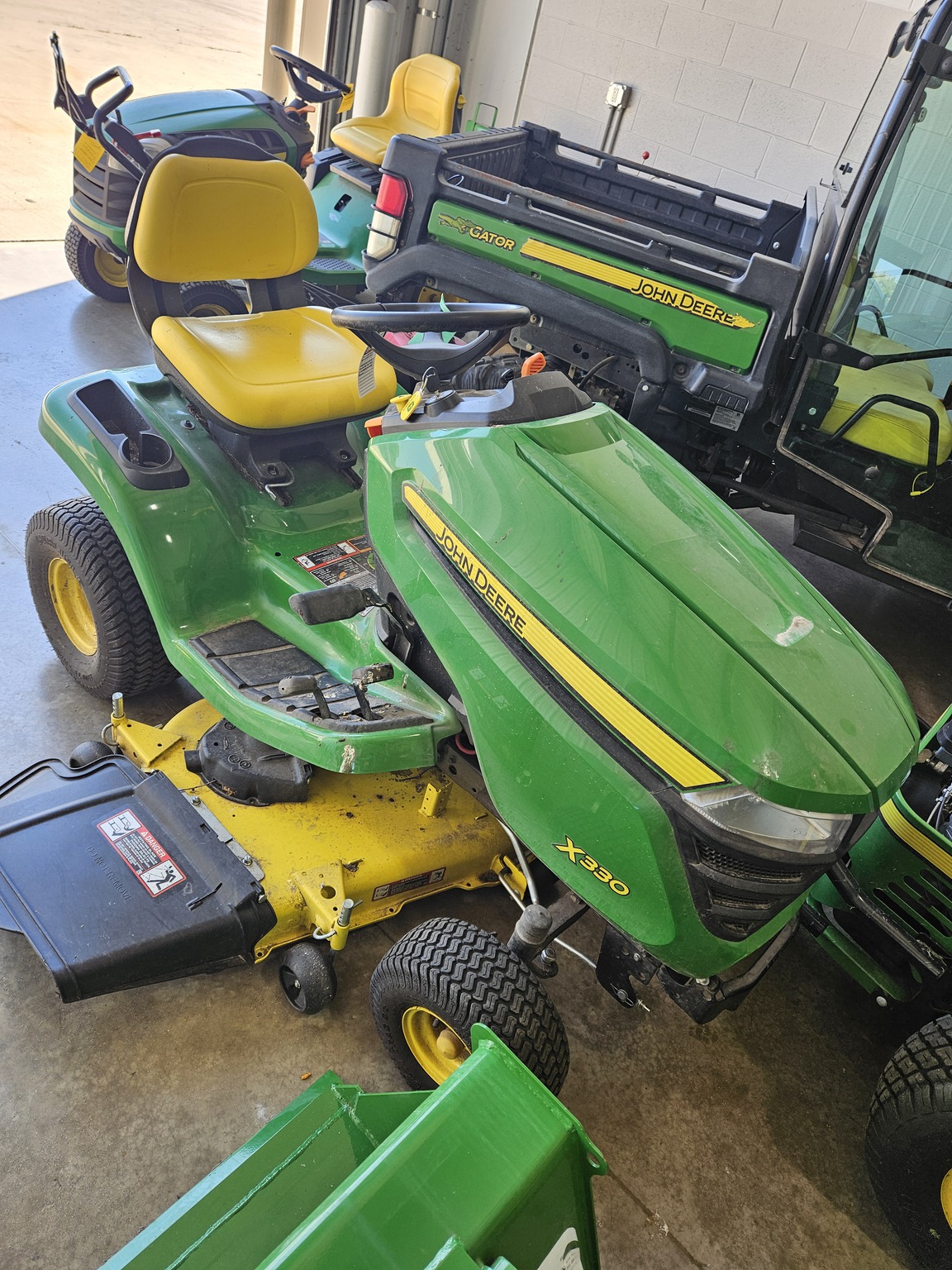 2020 John Deere X330 Image 2