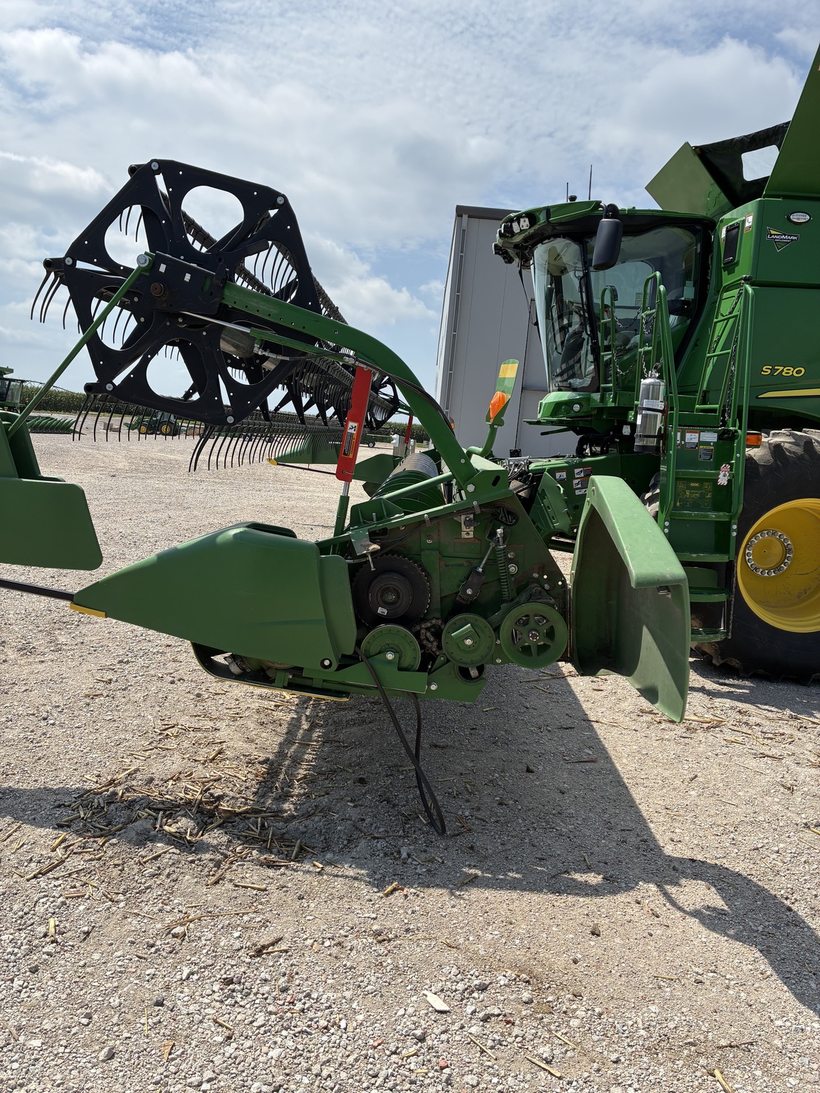2018 John Deere 635F Image 7