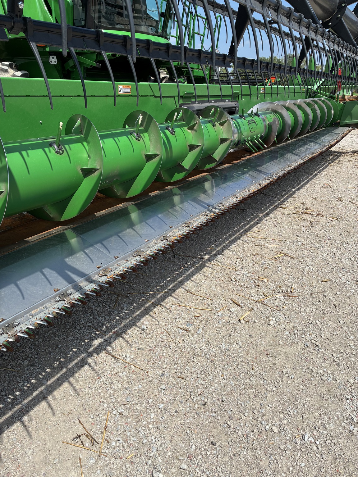 2018 John Deere 635F Image 4
