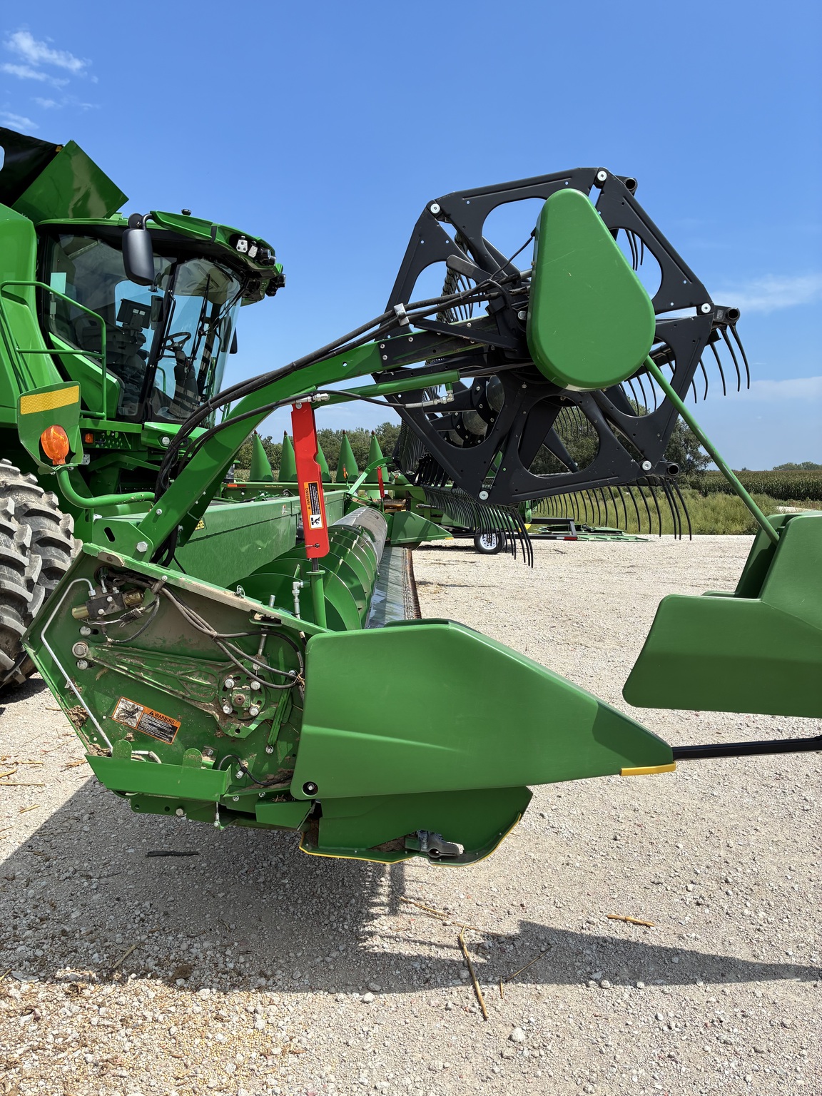 2018 John Deere 635F Image 3