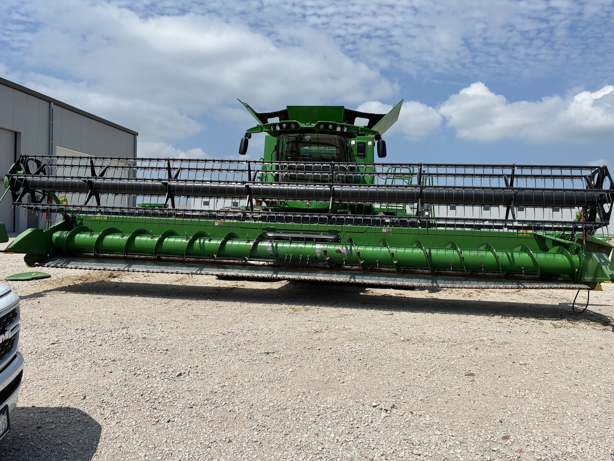2018 John Deere 635F Image 1