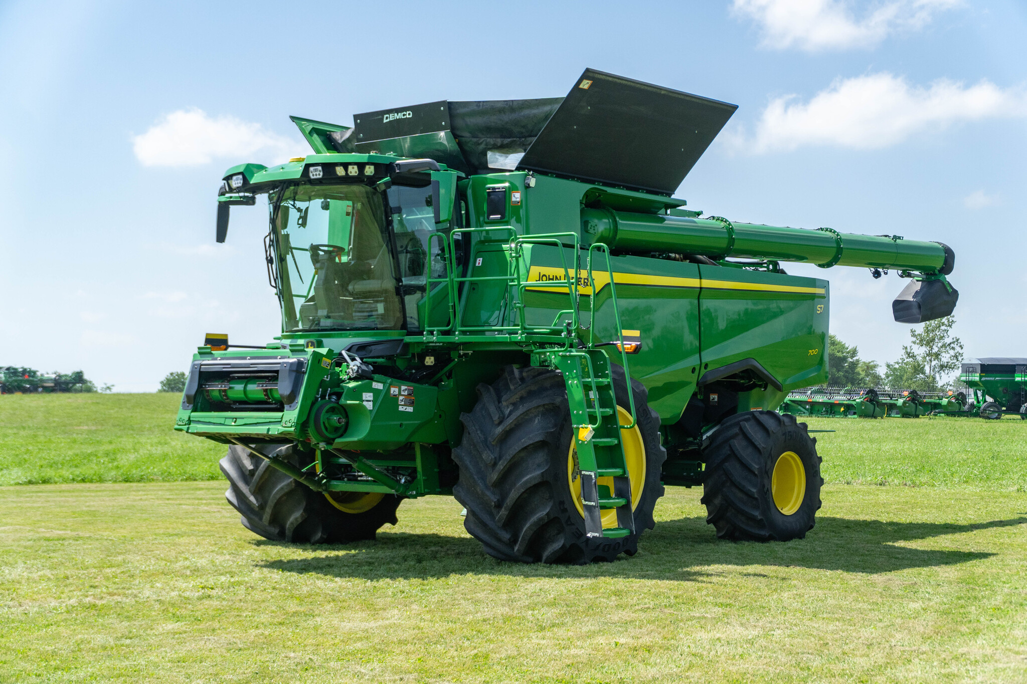 Used 2025 John Deere S7 700 Combines at Koenig Equipment in Anna, OH - PhotoXL0