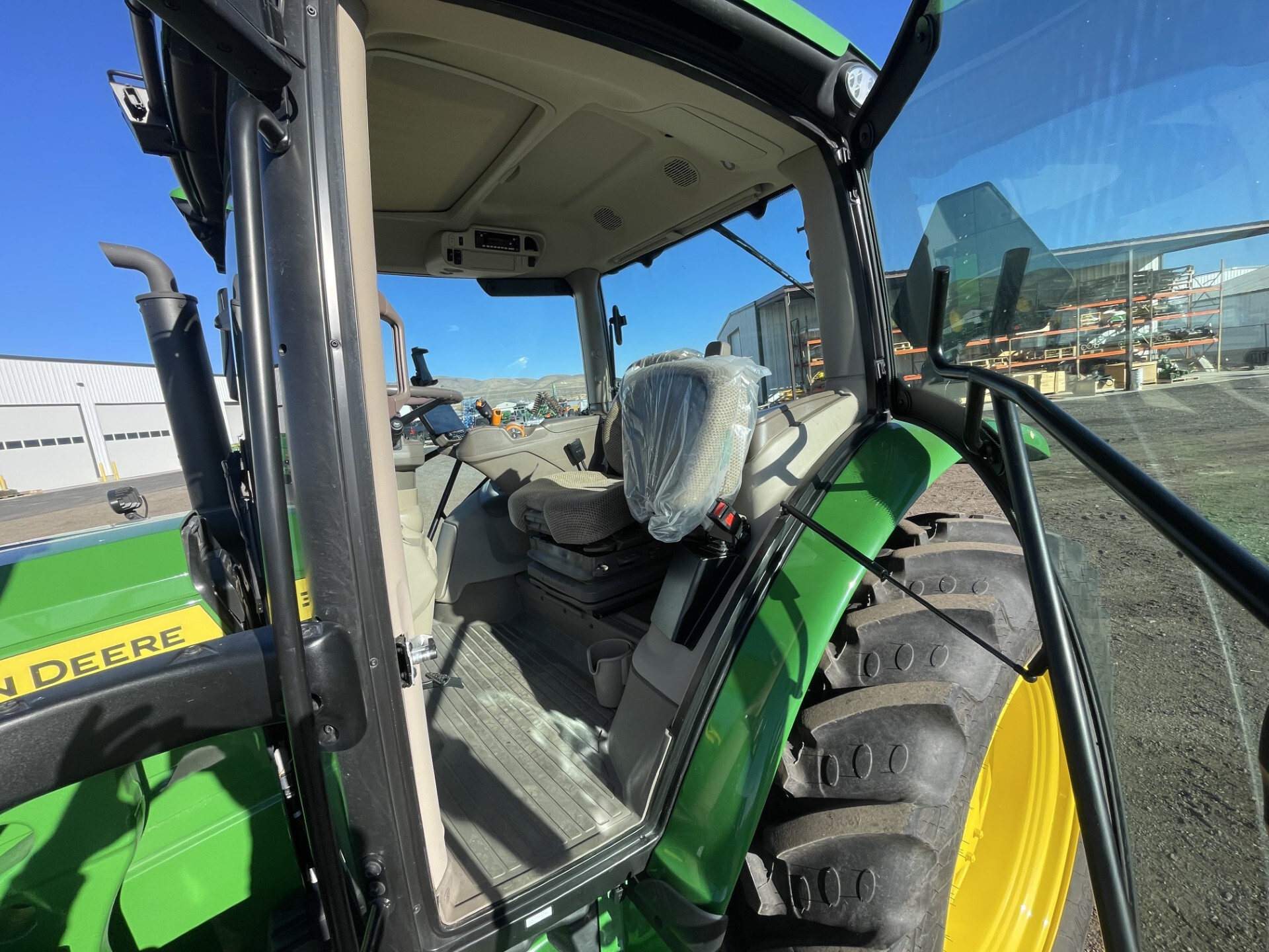 2025 John Deere 6R 120 Image 19