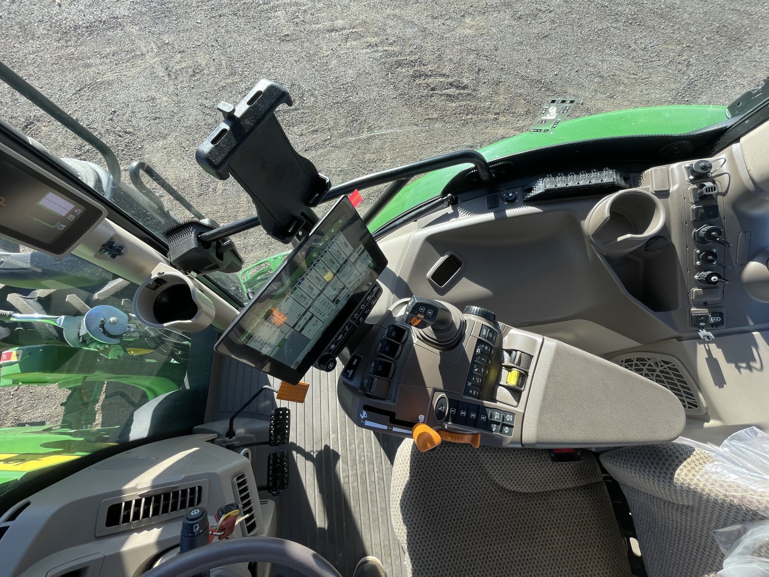 2025 John Deere 6R 120 Image 21