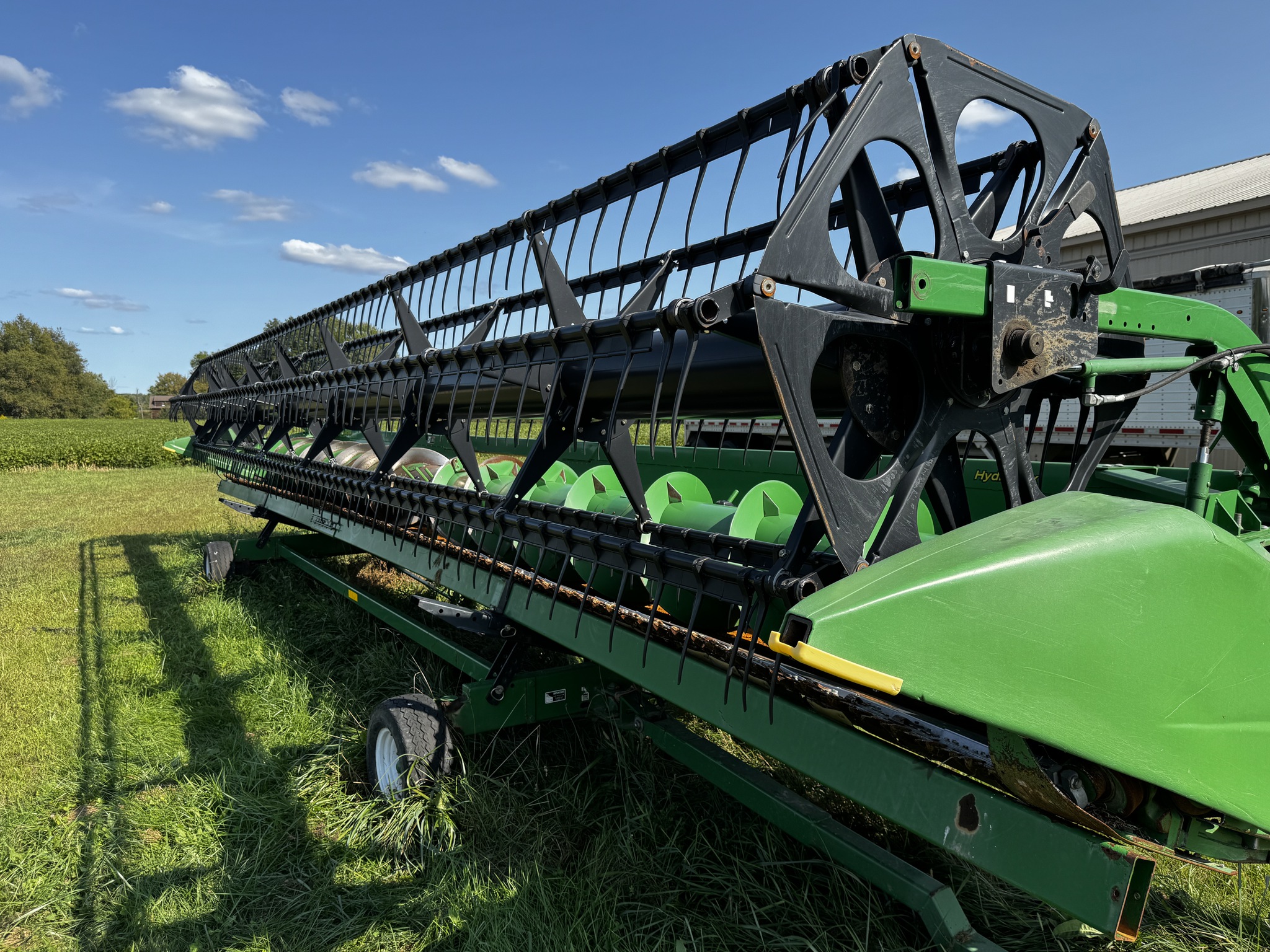 2011 John Deere 635F Image 1