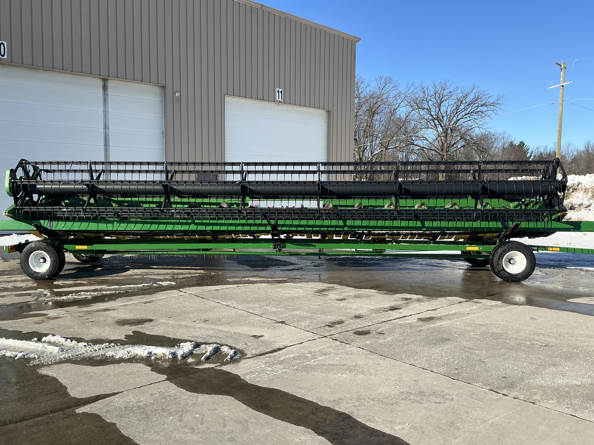 2011 John Deere 635F Image 7