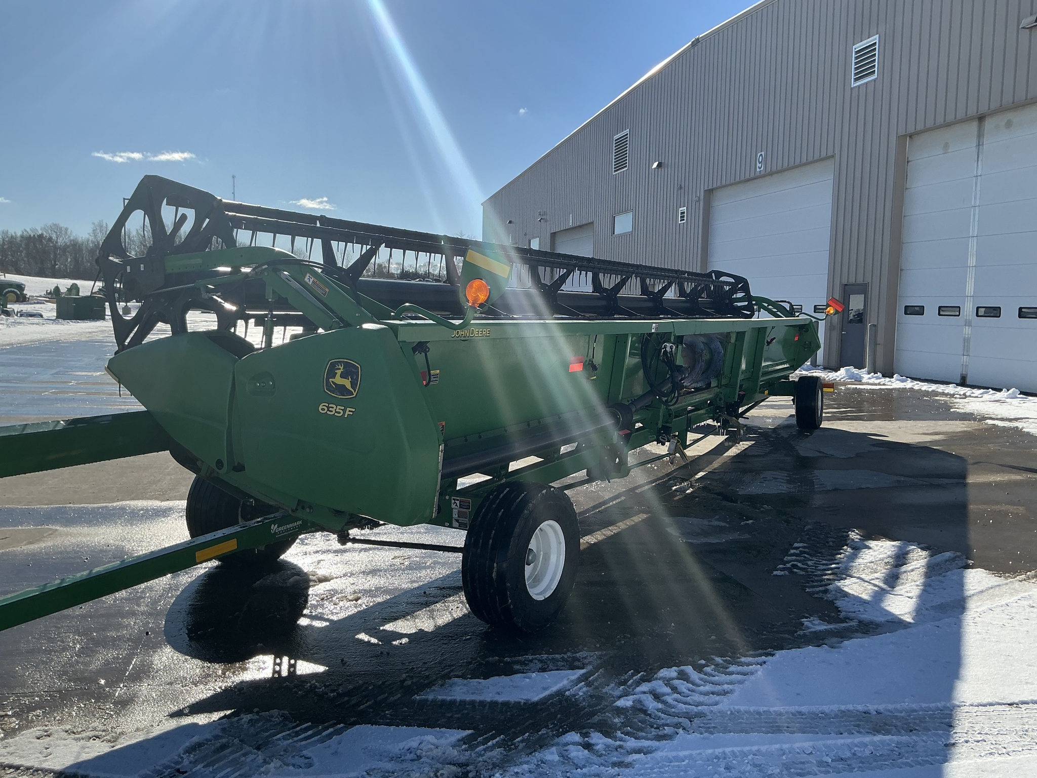 2011 John Deere 635F Image 4