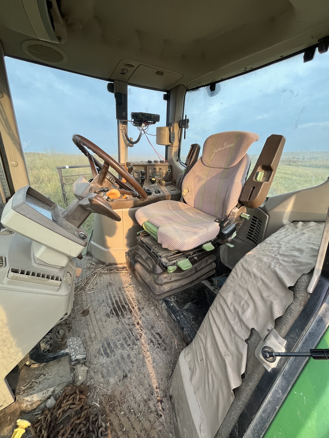 2004 John Deere 6320 Image 10