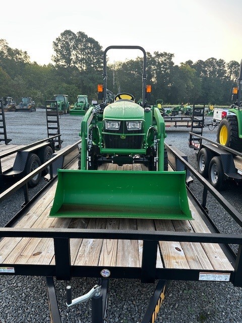 2025 John Deere 3038E, 20' Linx Trailer, RB2072 Rear Blade Image 1