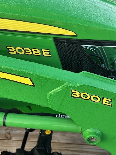 2025 John Deere 3038E, 20' Linx Trailer, RB2072 Rear Blade Image 4