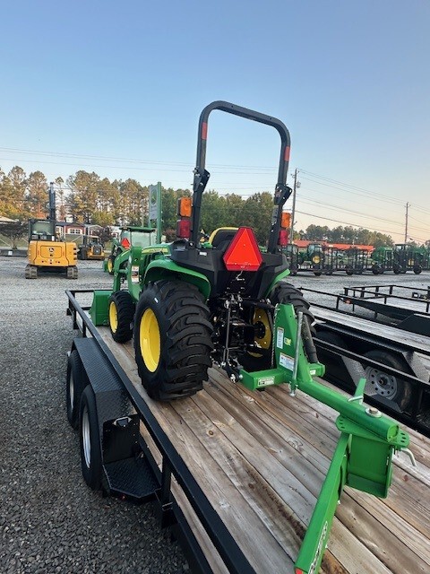 2025 John Deere 3038E, 20' Linx Trailer, RB2072 Rear Blade Image 6