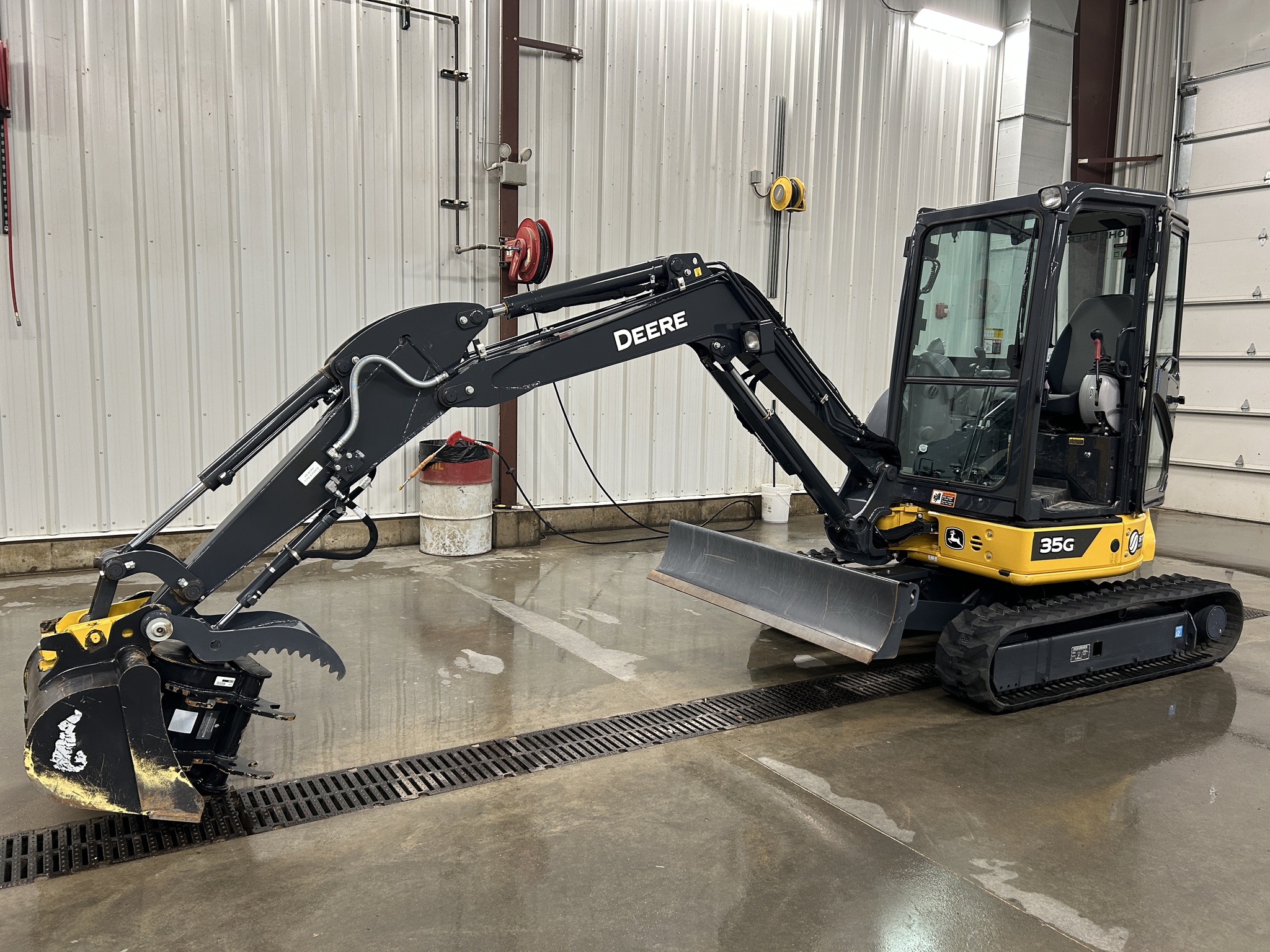 2023 John Deere 35G Image 2