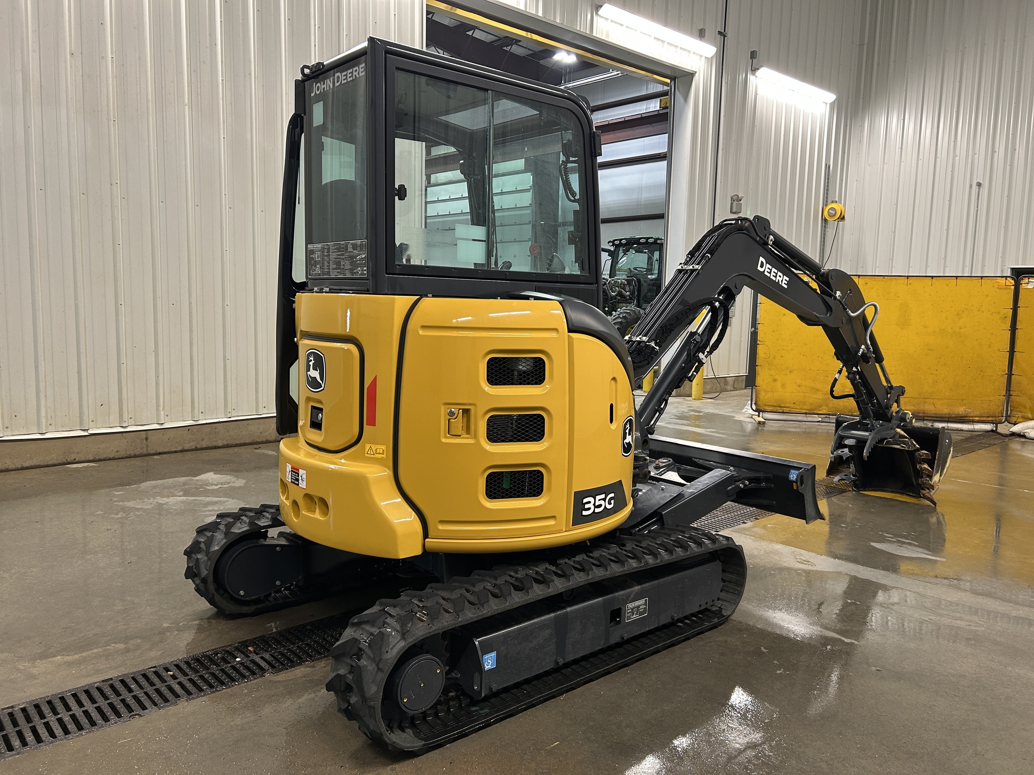 2023 John Deere 35G Image 5