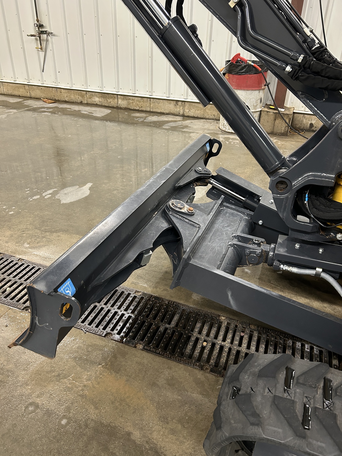 2023 John Deere 35G Image 10