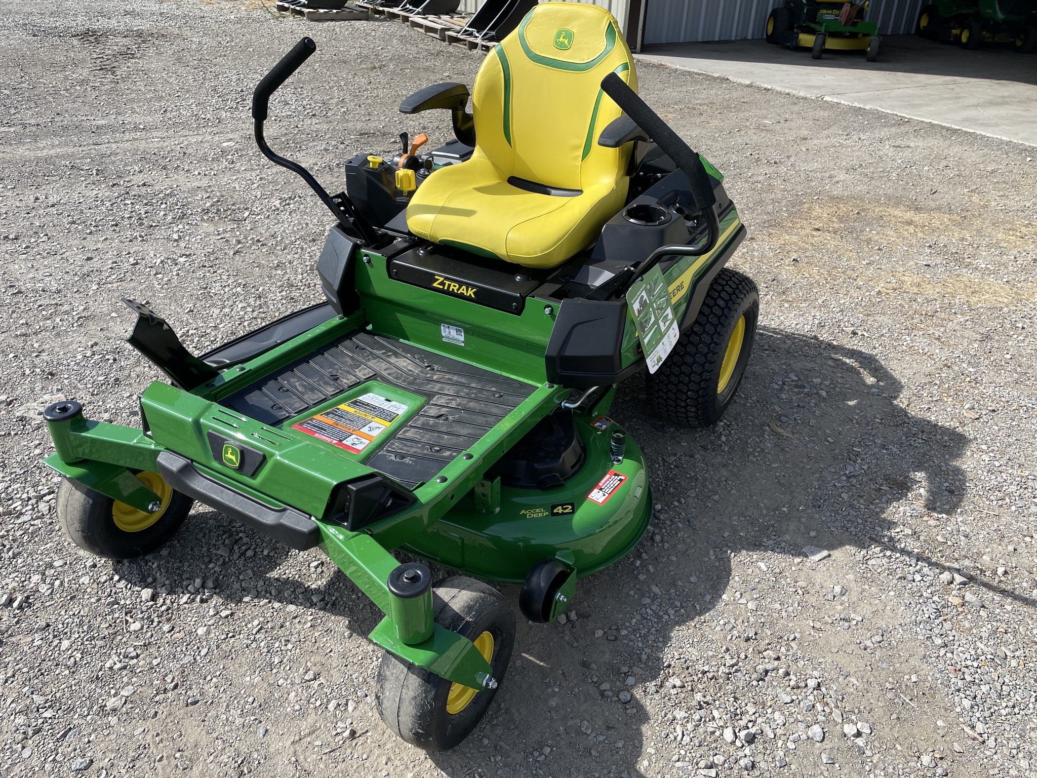 2025 John Deere Z320R Image 2
