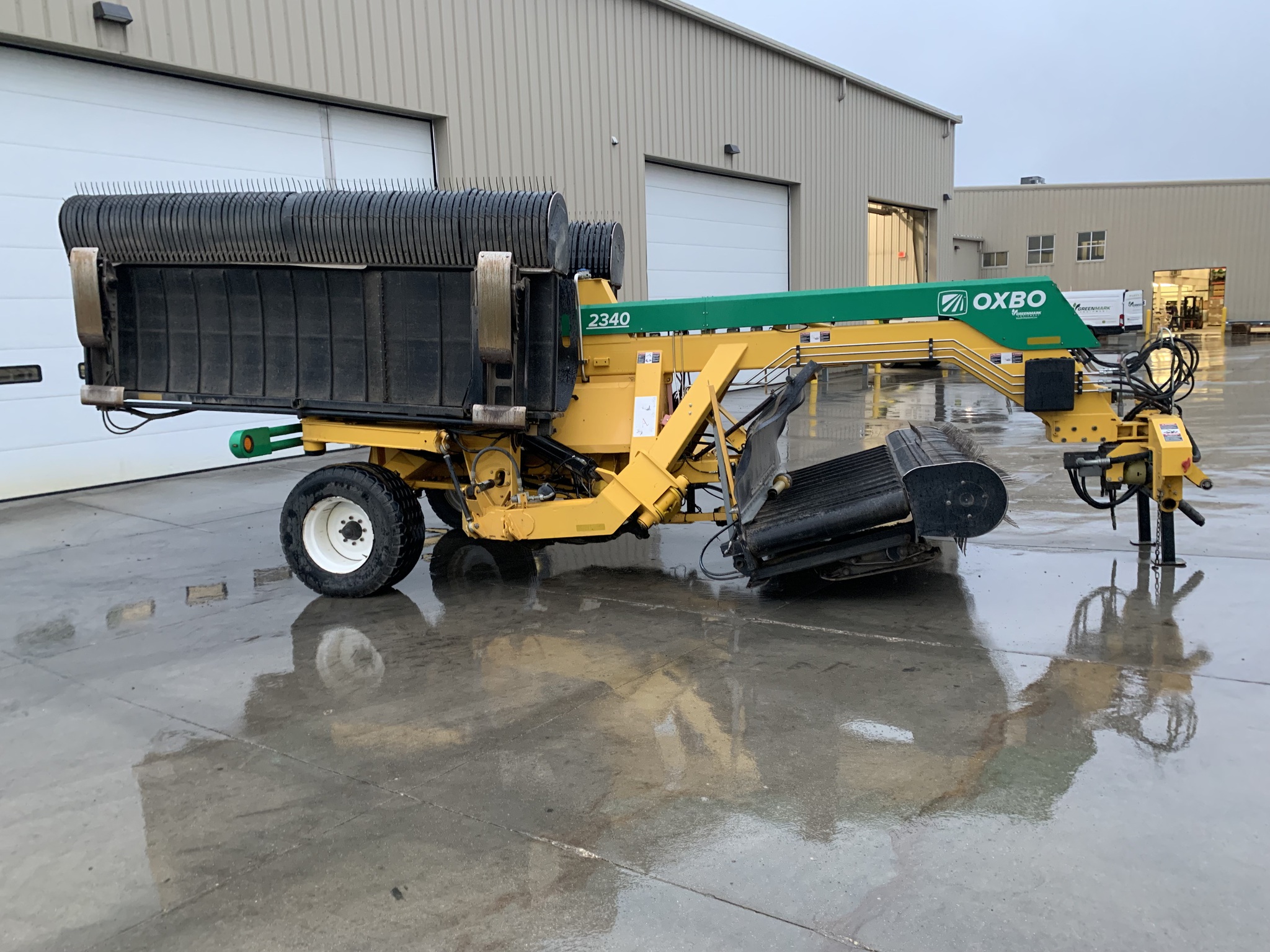 2021 Oxbo 2340 Image 2