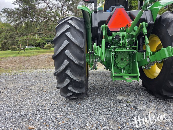 Photo of 2024 John Deere 5060E