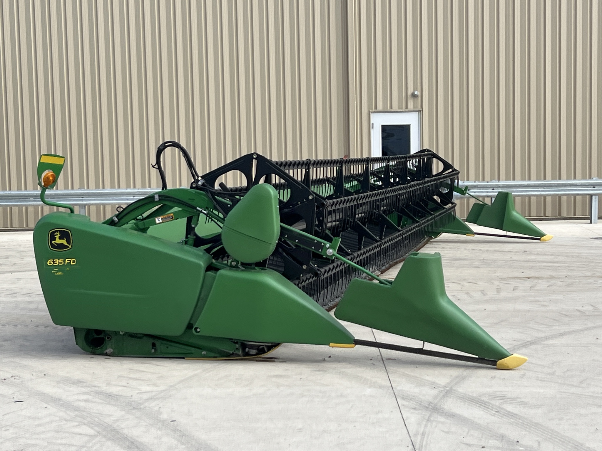 2013 John Deere 635FD Image 1