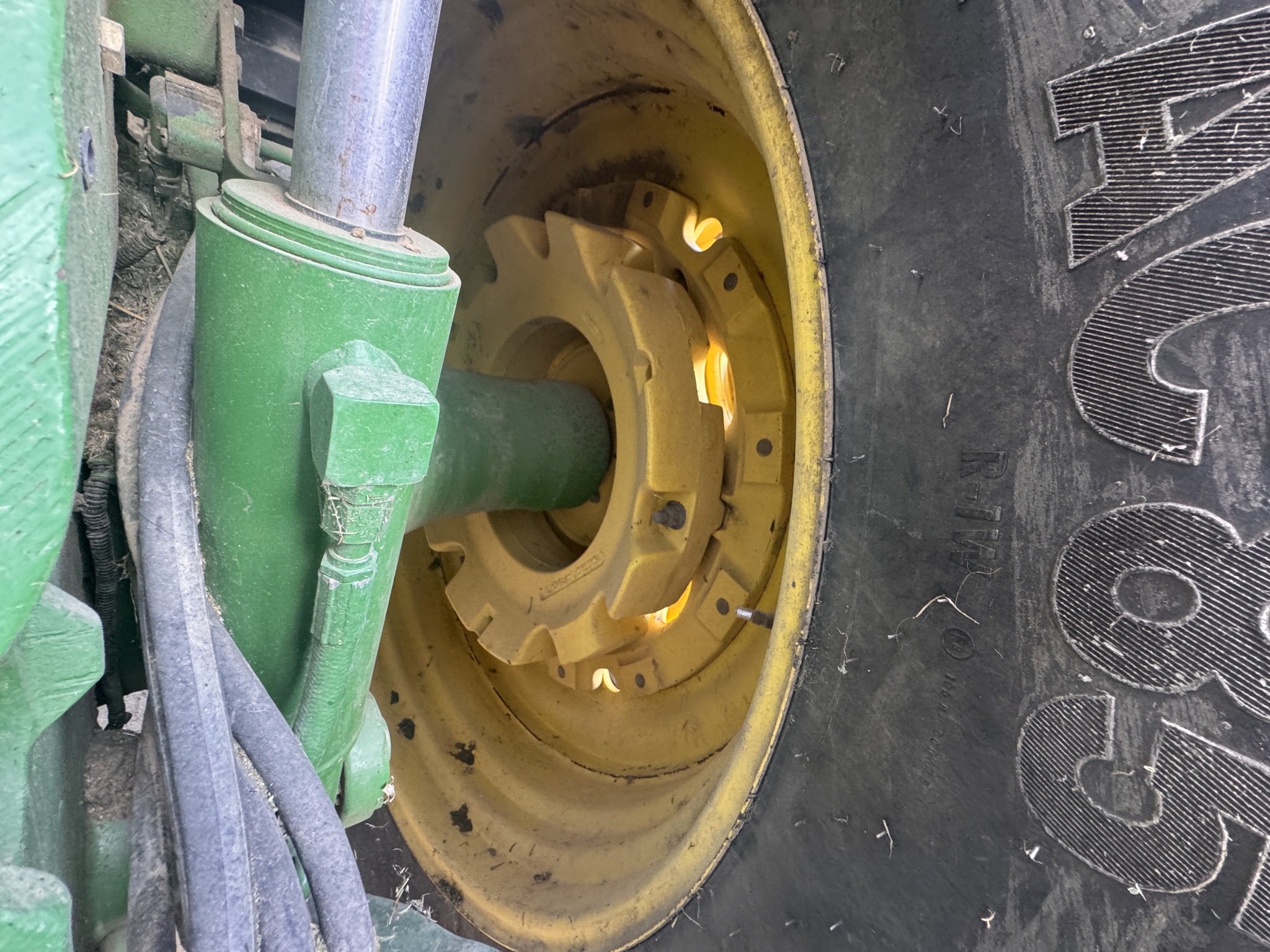 2004 John Deere 8220 Image 6