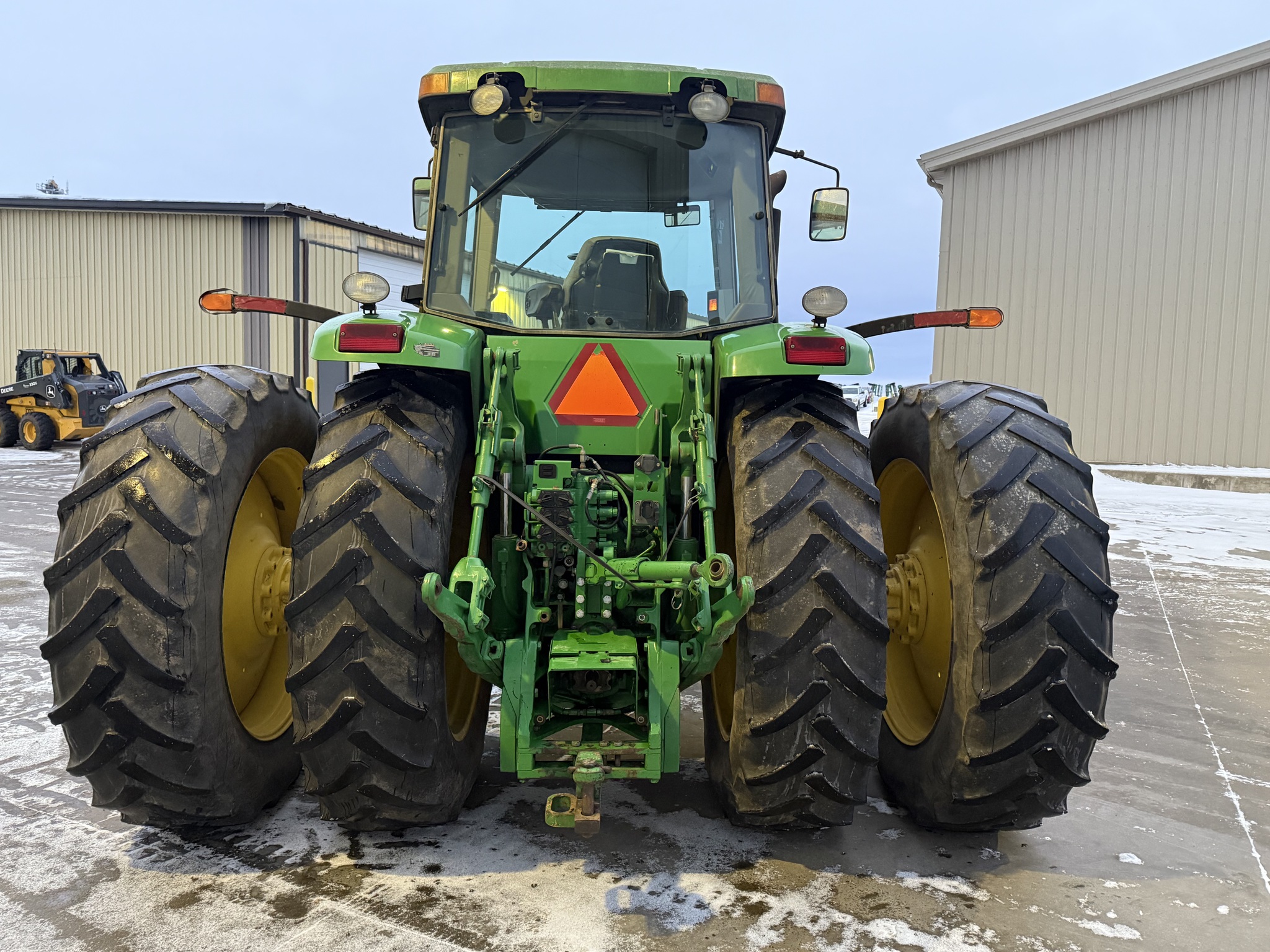 2004 John Deere 8220 Image 4