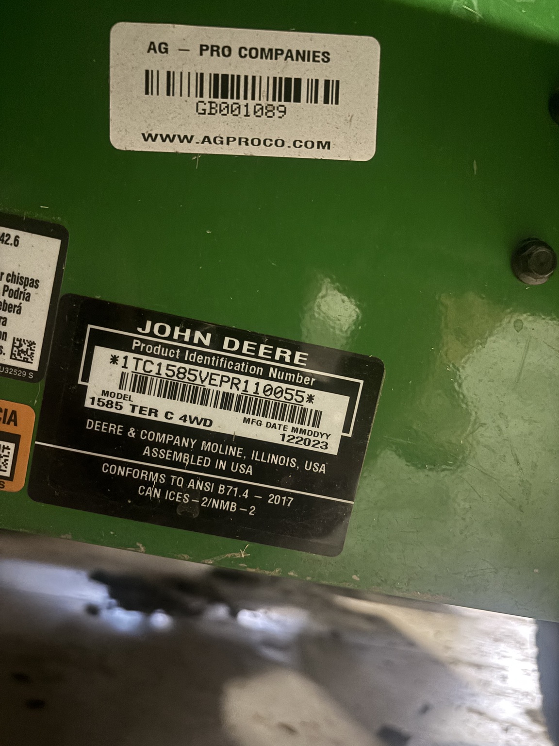 2024 John Deere 1585 Image 3