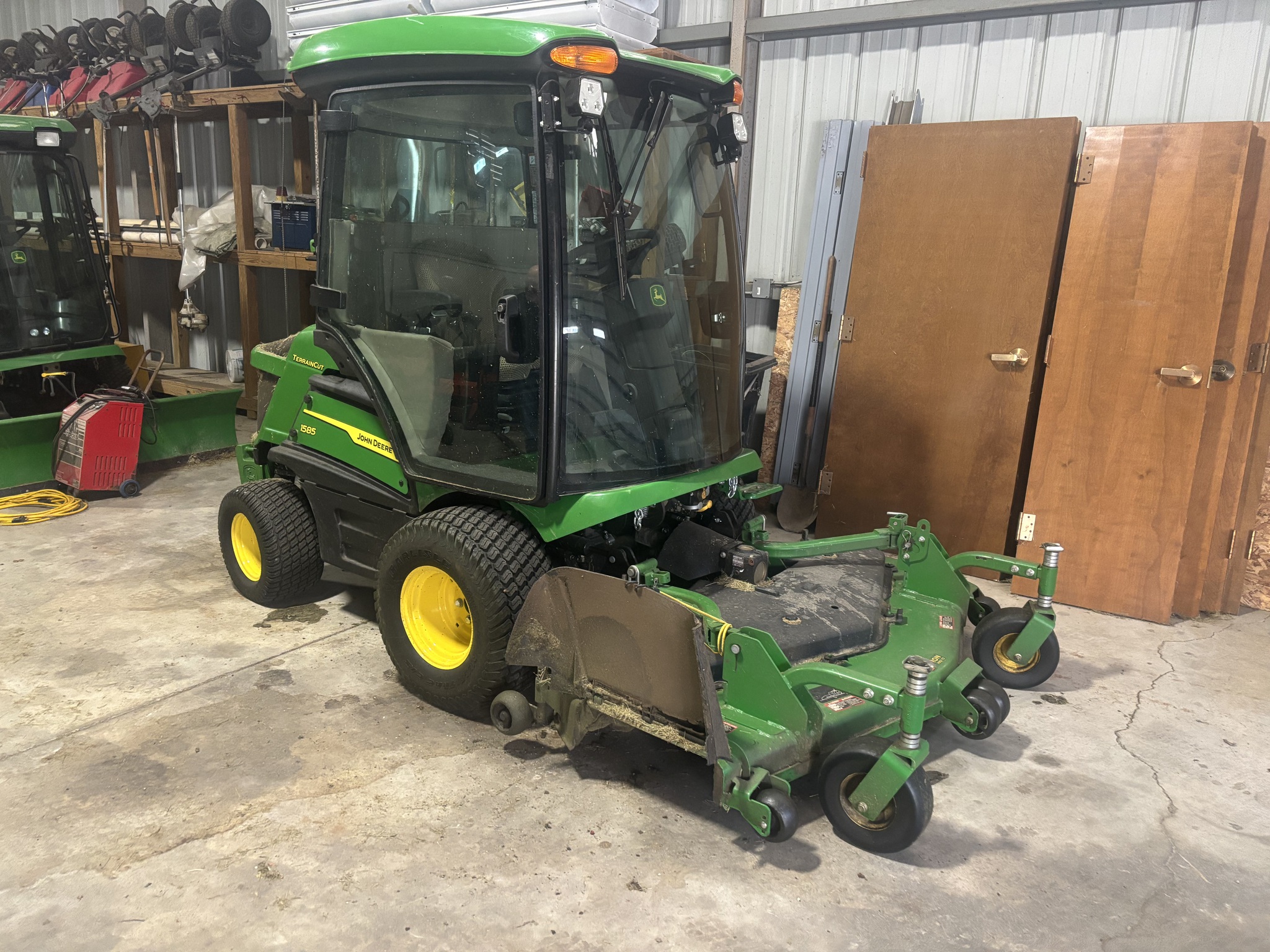 2024 John Deere 1585 Image 1