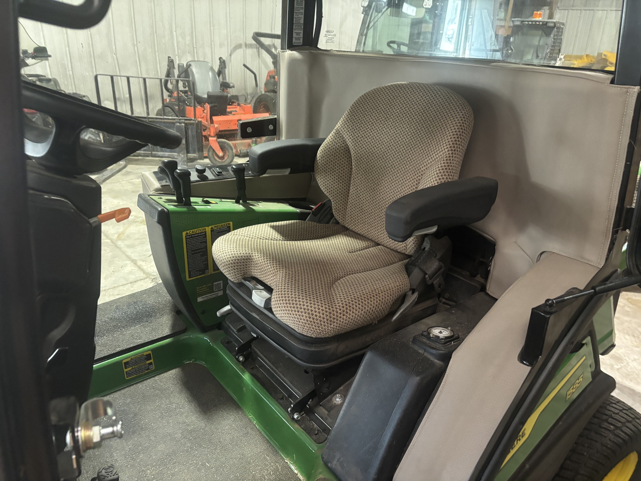 2024 John Deere 1585 Image 5