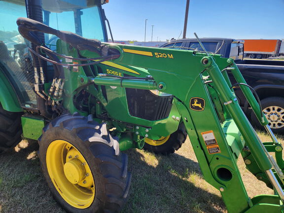 2022 John Deere 5065E Photo 4