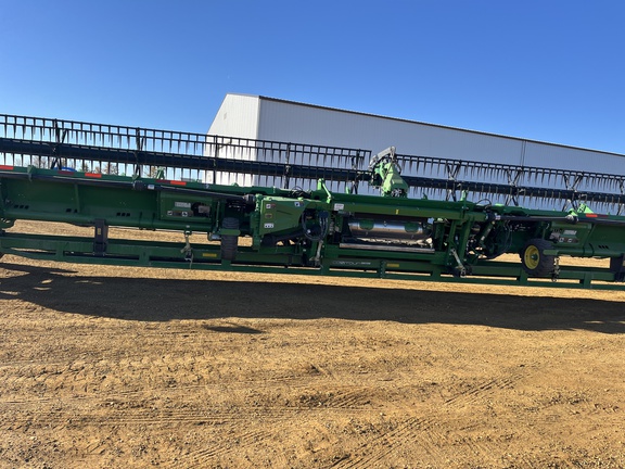 Used 2025 John Deere HDR 50 Combine Platforms at Horizon Ag & Turf in High Prairie, AB - Photo4