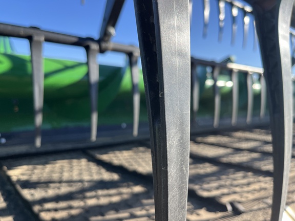 Used 2025 John Deere HDR 50 Combine Platforms at Horizon Ag & Turf in High Prairie, AB - Photo9