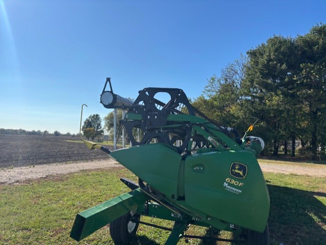 2013 John Deere 630F Image 3