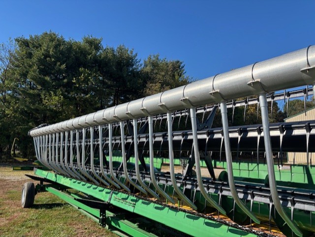 2013 John Deere 630F Image 2