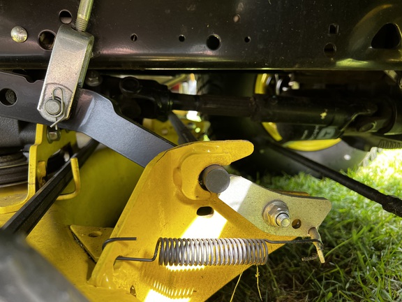 2022 John Deere X734 - Photo12