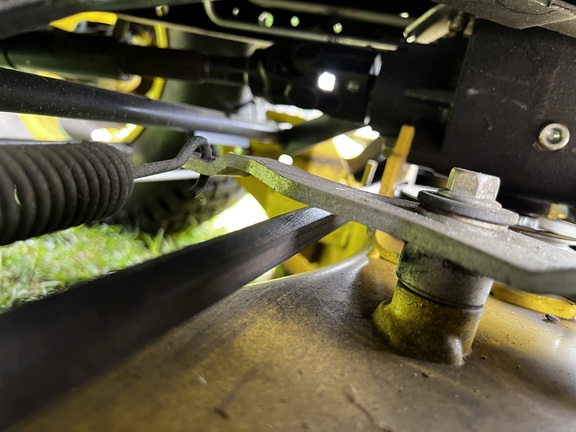 2022 John Deere X734 - Photo10