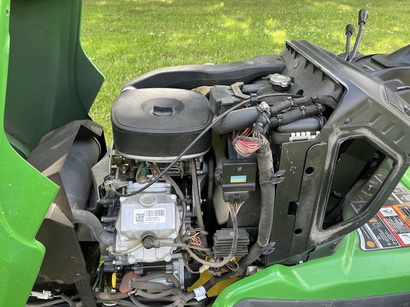 2022 John Deere X734 - Photo17