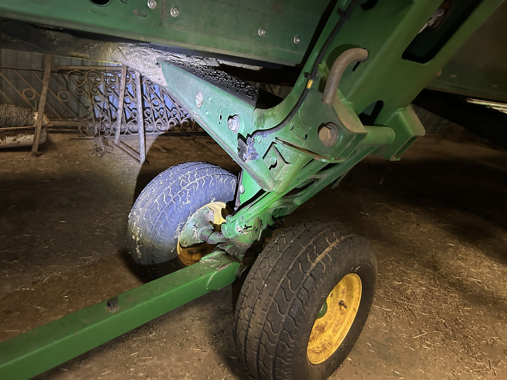 2013 John Deere 635D Image 30