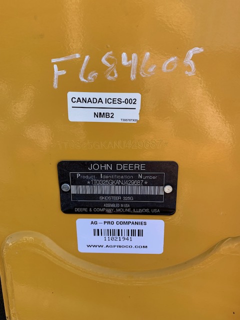 2022 John Deere 325G Image 9