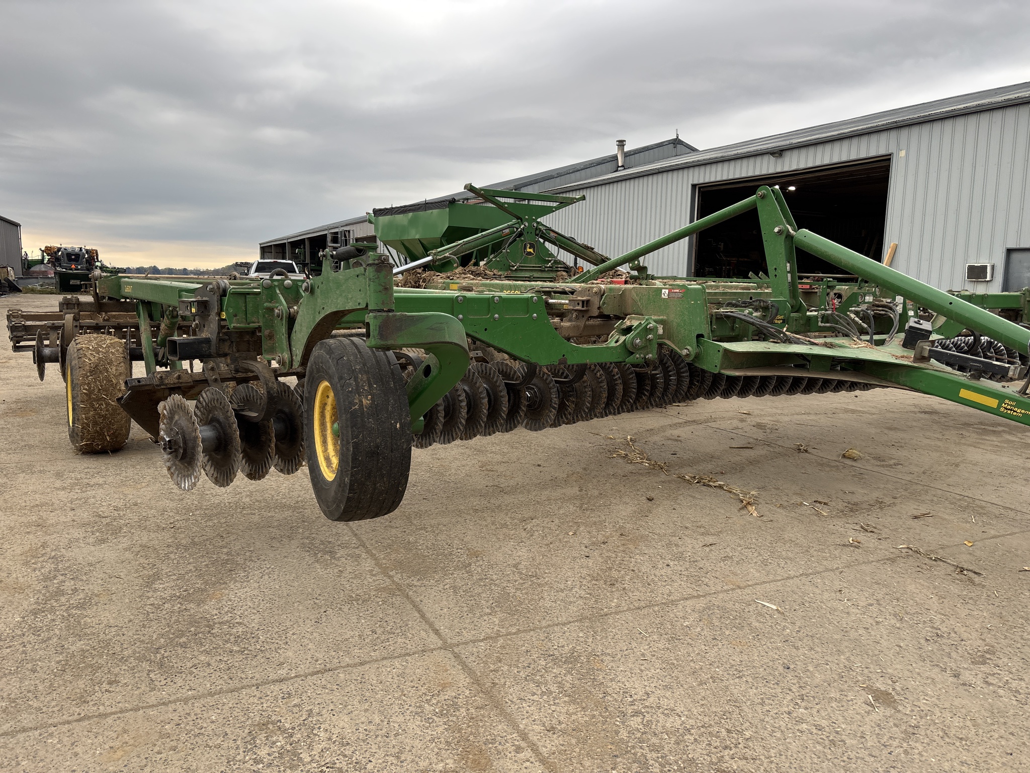 Used 2020 John Deere 2660VT Vertical Tillage at Koenig Equipment in Urbana, OH - PhotoXL2