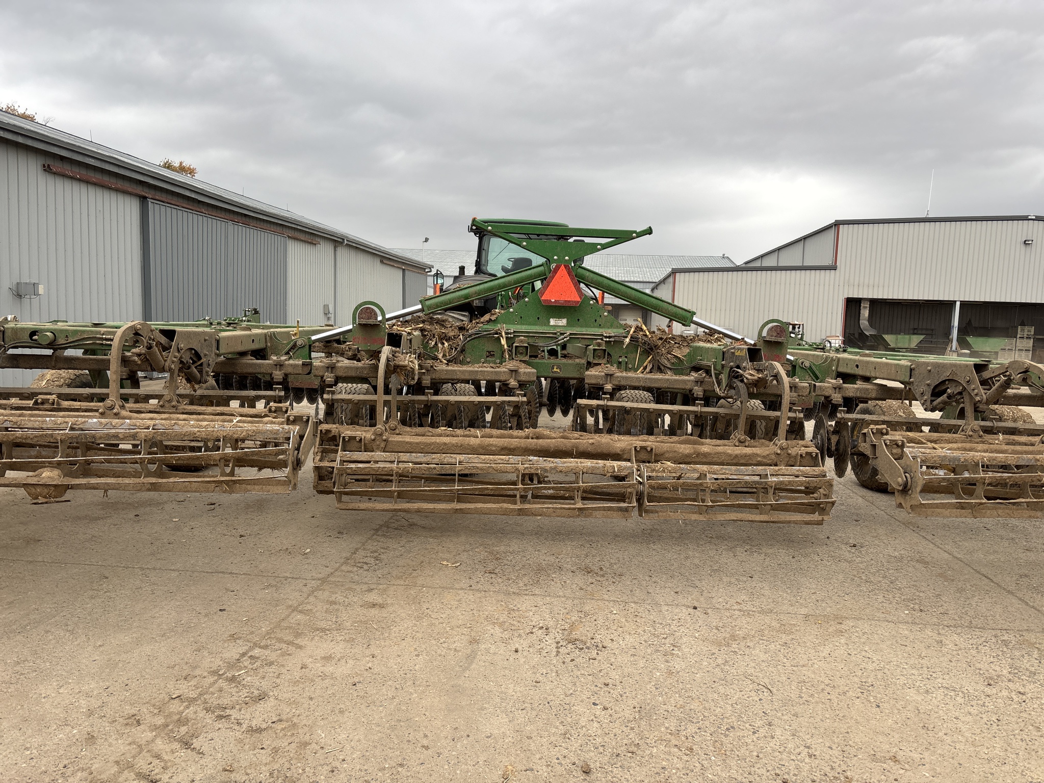 Used 2020 John Deere 2660VT Vertical Tillage at Koenig Equipment in Urbana, OH - PhotoXL3