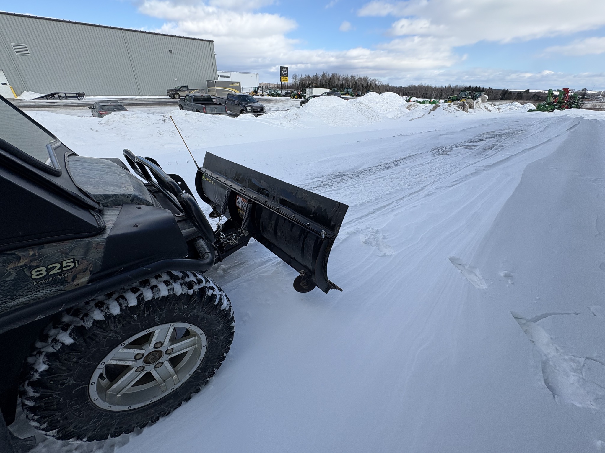 2012 John Deere XUV 825i Image 11