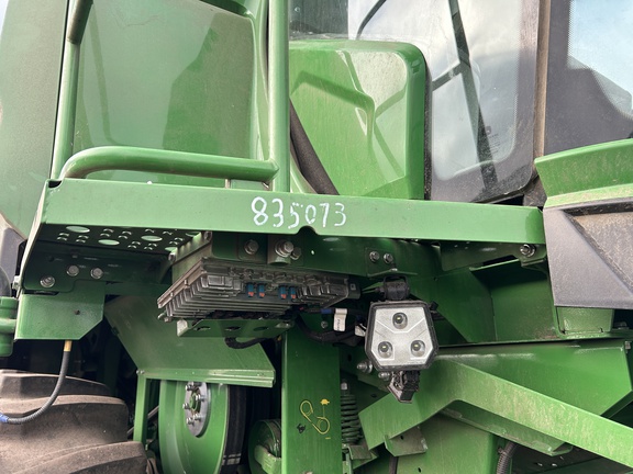 Used 2025 John Deere S7 900 Combines at Horizon Ag & Turf in Lloydminster, AB - Photo3