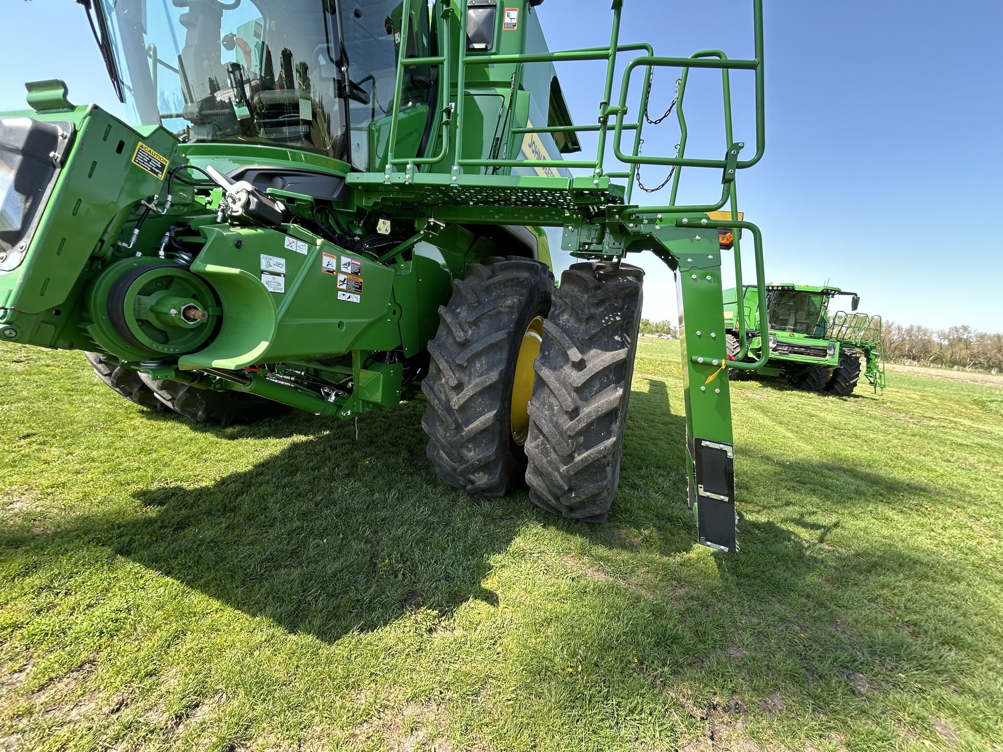  2025 John Deere S7 800 at Heritage Tractor in Galesburg, IL