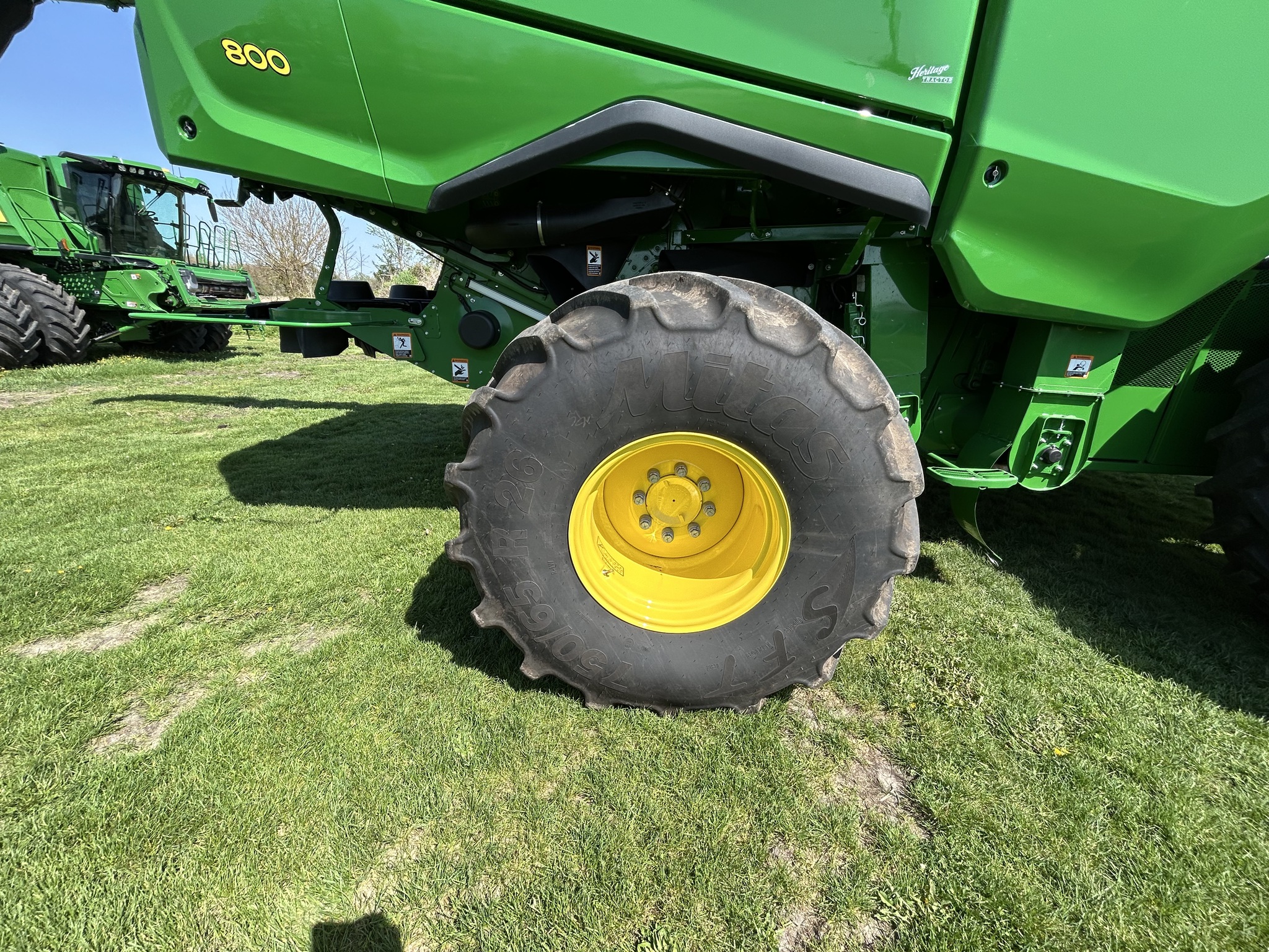  2025 John Deere S7 800 at Heritage Tractor in Galesburg, IL