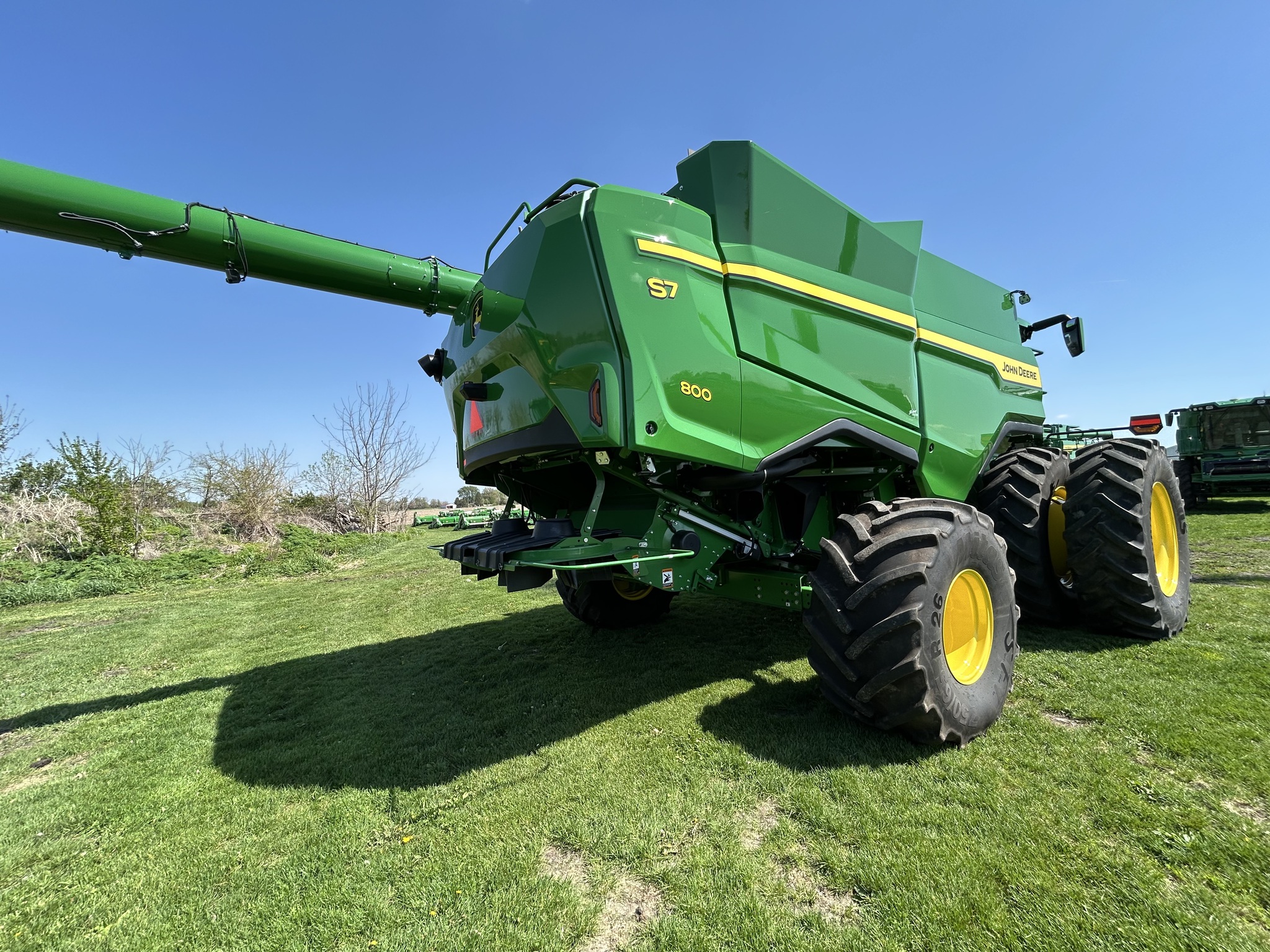 2025 John Deere S7 800 at Heritage Tractor in Galesburg, IL