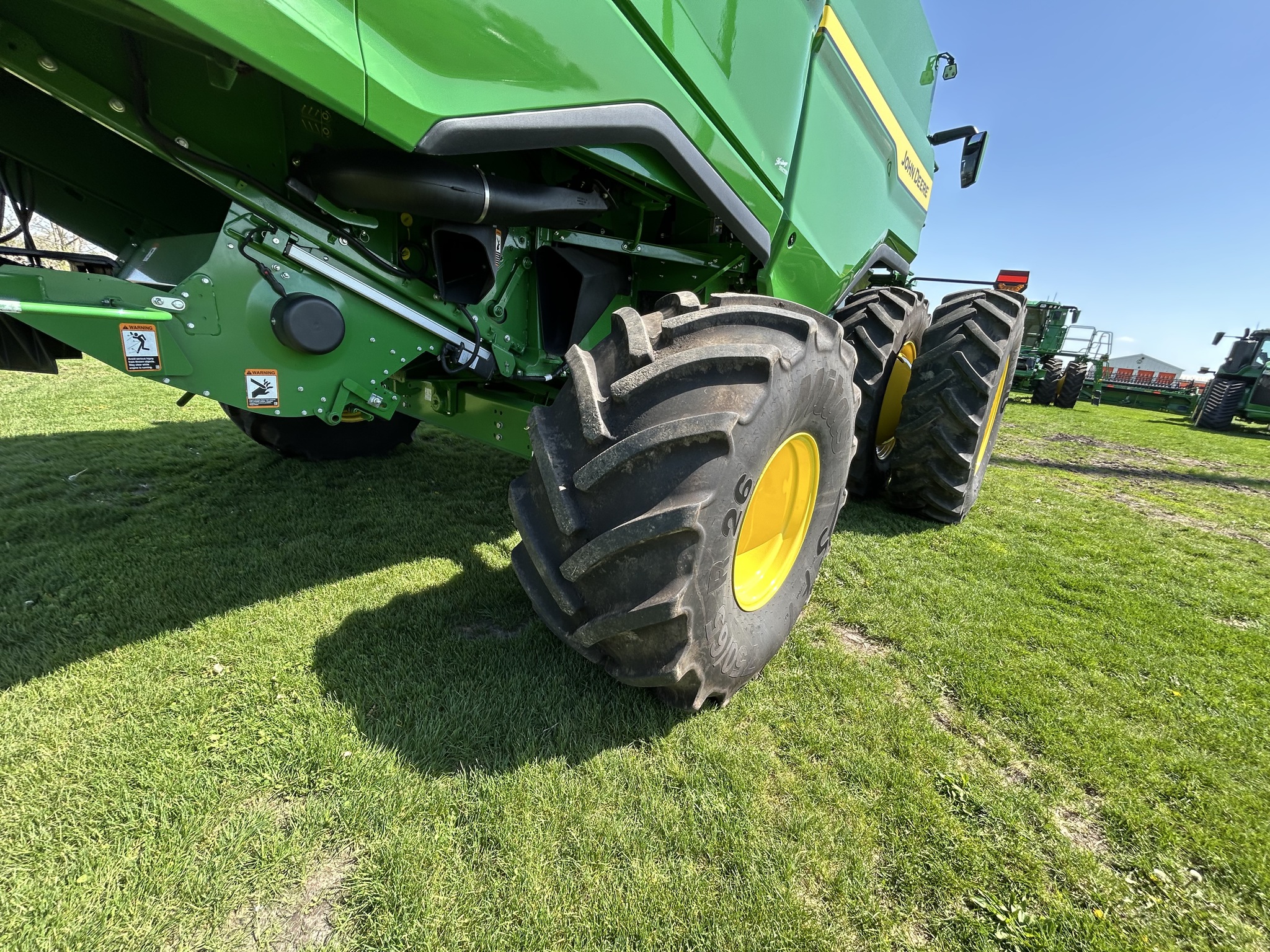  2025 John Deere S7 800 at Heritage Tractor in Galesburg, IL