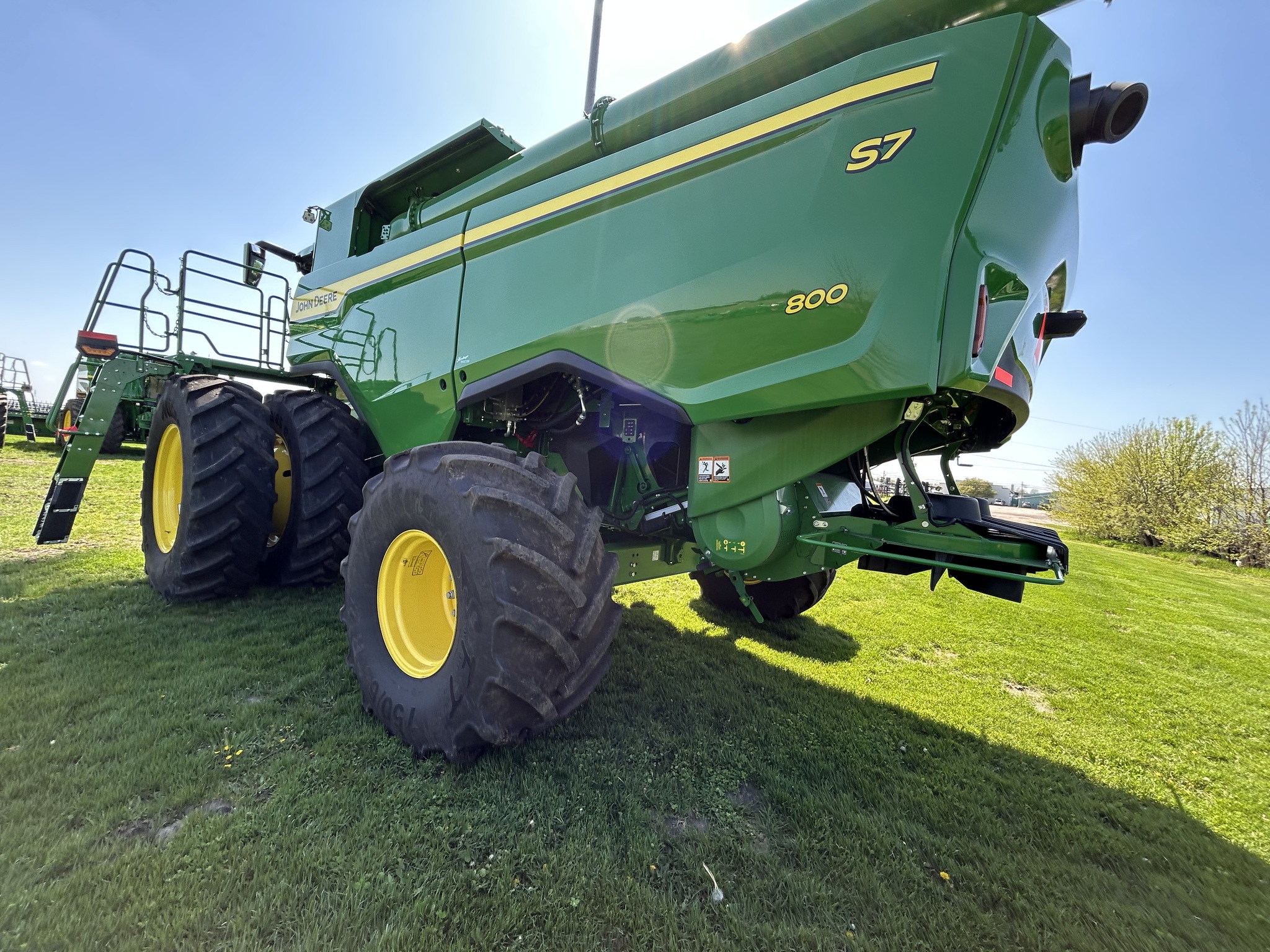  2025 John Deere S7 800 at Heritage Tractor in Galesburg, IL