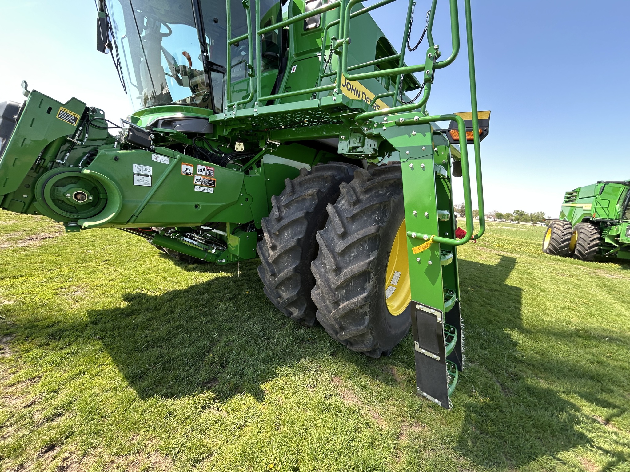  2025 John Deere S7 800 at Heritage Tractor in Galesburg, IL